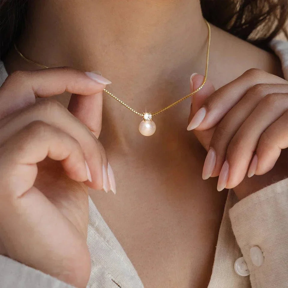 MADELEINE PEARL PENDANT